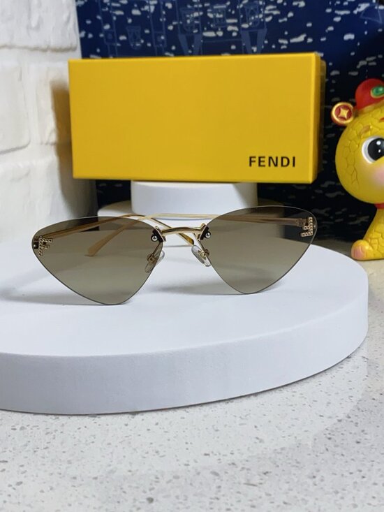 ?️Women\'s Sunglasses FENDI Sunglasses